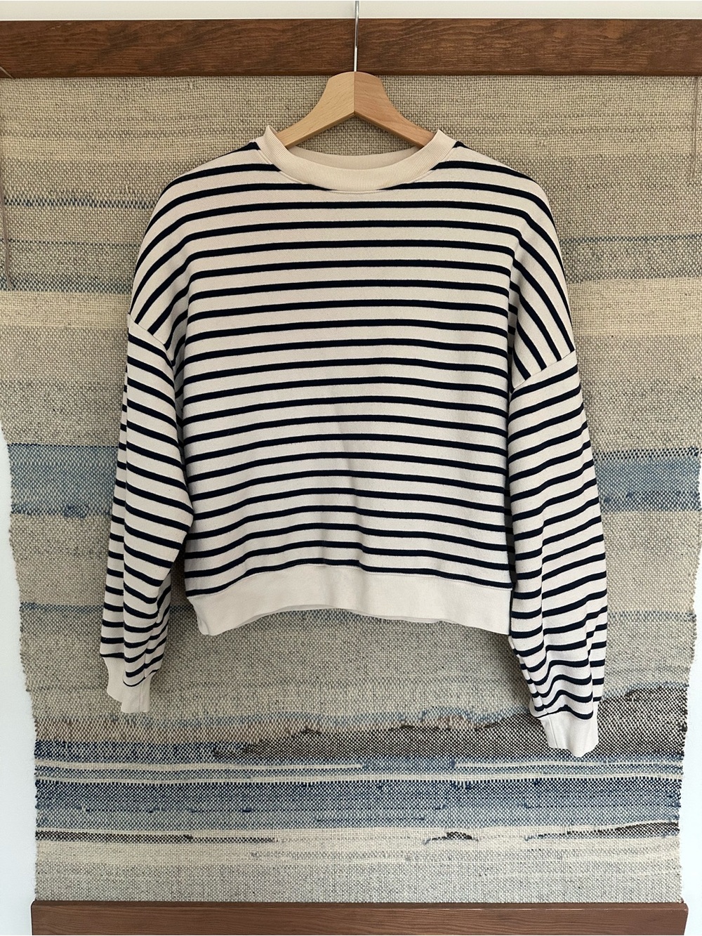 Gap crewneck sweater